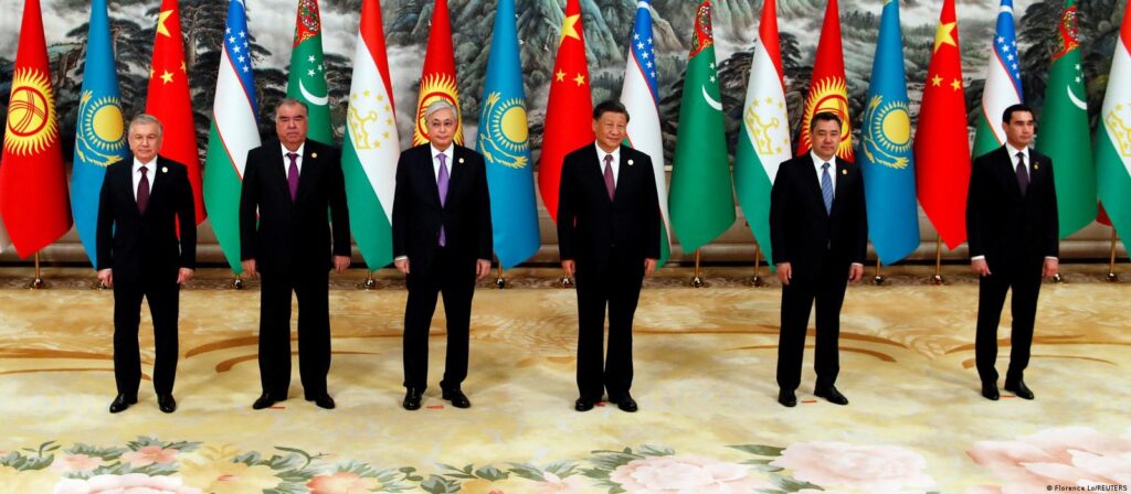 China on a separate summit with Central Asian nations hold talks on development issues on the same day as G7 Summit at Hiroshima (Deutsche Welle)