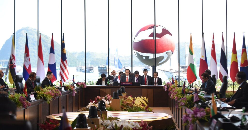 Secretary-General of ASEAN Dr Kao Kim Hourn attended the plenary session of the 42nd ASEAN Summit in Labuan Bajo, Indonesia today.