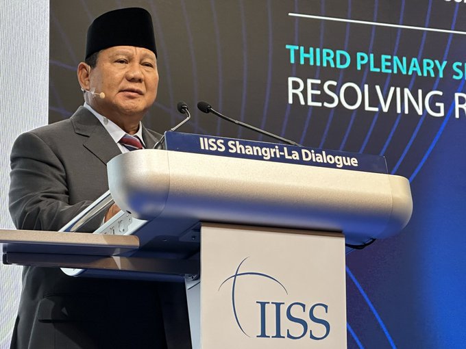 Indonesian Minister of Defense, General Prabowo Subianto delivers his speech in the Shangri-La Dialogue 2023 (International Institute for Strategic Studies)