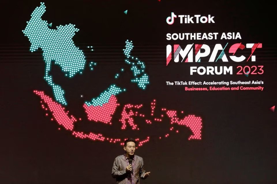 TikTok Chief Executive Officer Shou Zi Chew delivers his speech during the launch of TikTok Socio-Economic Impact Report 2023 event at The Ritz Carlton, Pacific Place in Jakarta, Indonesia, June 15, 2023. (Reuters/Ajeng Dinar Ulfiana)