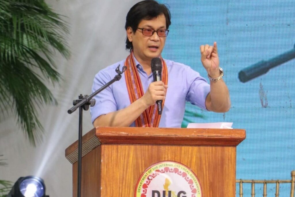 QUEZON CITY, (PIA) --Department of the Interior and Local Government (DILG) Secretary Benhur Abalos has called on Sangguniang Kabataan (SK) leaders to join the government and be proactive in the fight against illegal drugs, malnutrition and stunting, HIV/AIDS, and other societal ills that confront the nation. (pia.gov.ph)