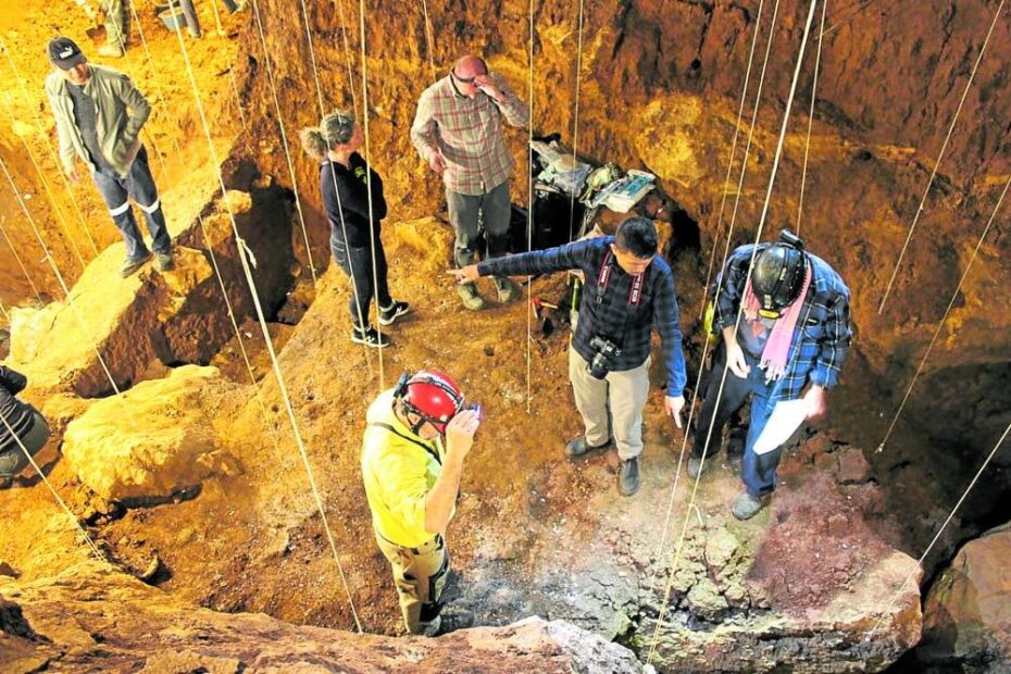 (Second from right, carrying camera:) Vito Hernandez, a Filipino geoarchaeologist with his colleagues on the discovery site of the fossils (by Photo courtesy of Kira Westaway/Macquarie University and Nature Communications/Inquirer)
