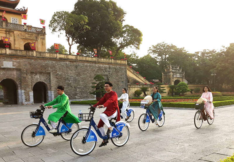 Hanoi Tourism's Ao Dai Festival 2023 is expected to draw a large influx of travelers. (Image courtesy of Hoai Nam/ The Hanoi Times)